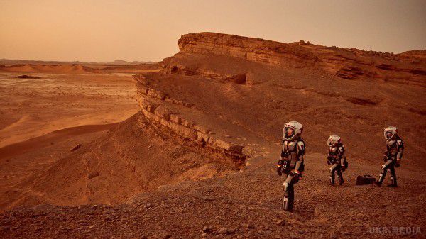 Вчені заявили, що видобуток ресурсів на Марсі призведе до війни. Земляни будуть змушені боротися за ресурси: алюміній, сірку, залізо та інші.