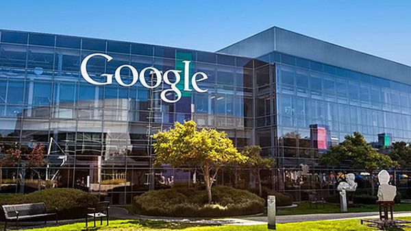 Google повністю перейшов на відновлювану енергію. Американська корпорація Google офіційно оголосила себе компанією, яка повністю перейшла на 100% відновлюваної енергії - сонячної та вітрової.