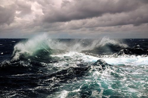 В Індійському океані виявили величезну мертву зону. Вчені виявили мертву зону - величезні обсяги бідної киснем води в Бенгальській затоці, розташованій в північно-західній частині Індійського океану.