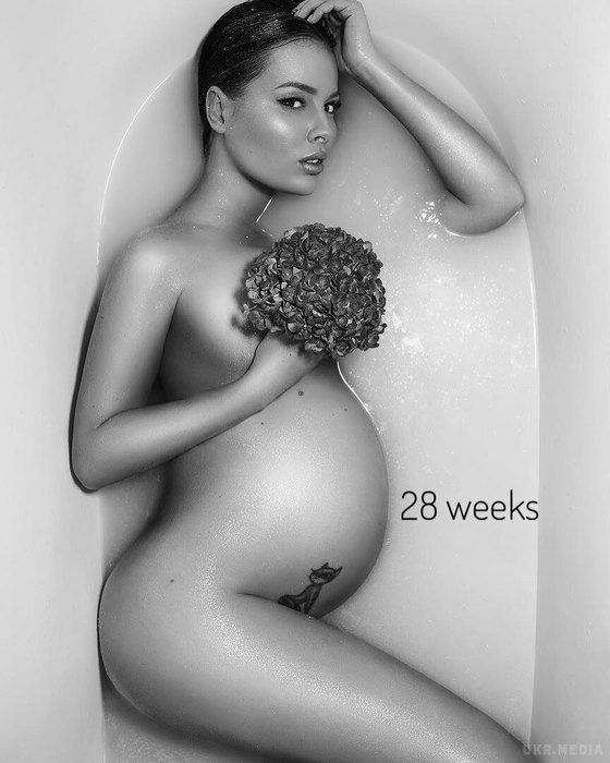 Вагітна Неллі Єрмолаєва знялася оголеною. «Я завжди вважала, що гола вагітна жінка — найсексуальніша жінка... Неллі Єрмолаєва скоро стане мамою в перший раз: телеведуча перебуває на 28-му тижні вагітності.