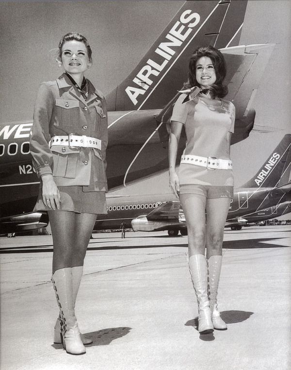 Якими були стюардеси 50 років тому. Пікантні дівчата в небі.