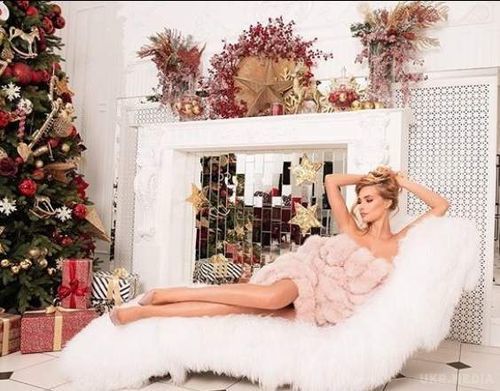 Тетяна Котова показала ідеальну фігуру. Екс-солістка "ВІА-Гри" похвалилася знімками з новорічній фотосесії.