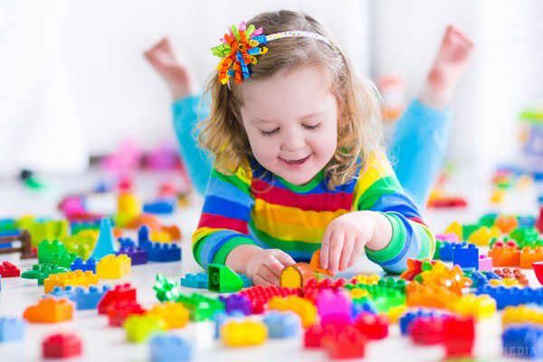 Вчені розповіли про шкоду для дітей надмірної кількості іграшок.  Як виявилося, велика кількість ляльок, машинок та інших розважальних виробів може спровокувати розвиток дефіциту уваги у малолітніх членів суспільства.
