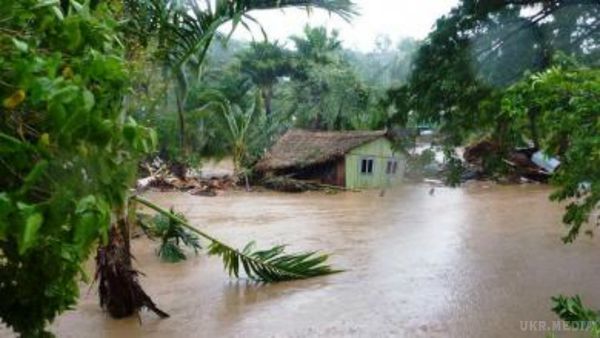 Повінь на Соломонових островах примусило людей покинути свої будинки. У столиці Соломонових островів Хоніара, розташованої на північному узбережжі острова Гуадалканал, протягом 24 годин з 4 на 5 грудня випало 97 мм опадів.