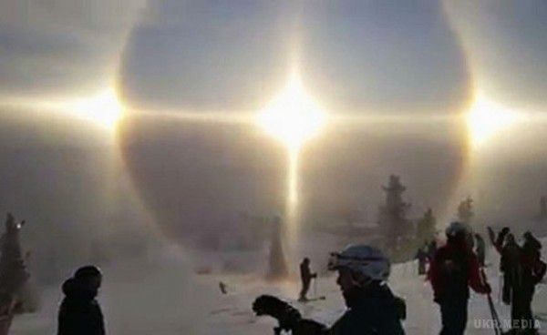 Чотири сонця в Швеції потрапили на відео. Це незвичайне явище вдалося зняти жителям курорту Вемдален в Швеції.