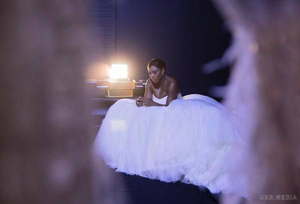 Серена Вільямс у весільній сукні стала зіркою мережі. Знімок тенісистки за три дні зібрав понад 800 тисяч лайків в Instagram.