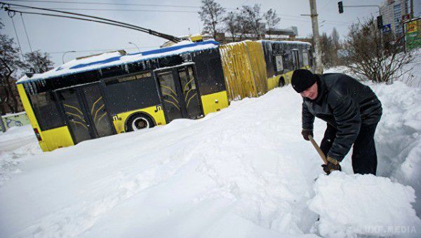 Негода в Україні знеструмила більше 80 населених пунктів. Повідомлення про це зроблено представниками української Держслужби з НС.