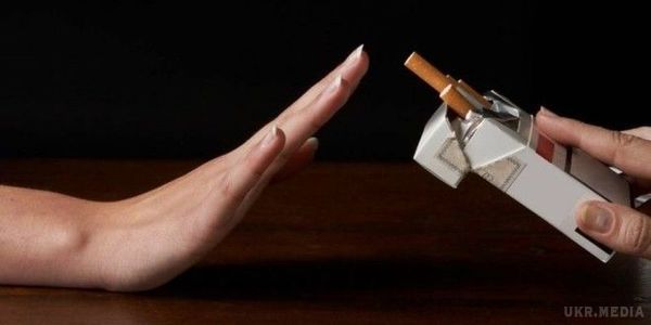 Продукти, які легко допоможуть вам кинути палити. Колишні курці публікують в мережі Інтернет історії з життя про те, як їм вдалося зменшити кількість викурених сигарет в день.