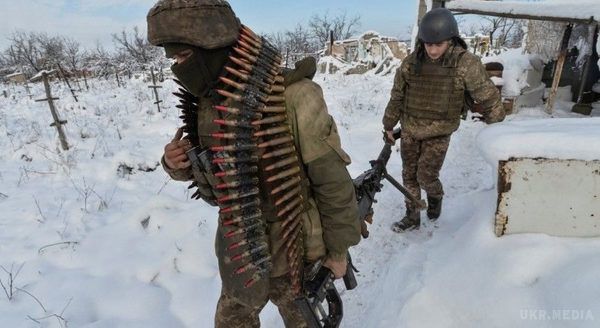  За минулу добу в зоні АТО 35 обстрілів, постраждали 5 бійців ЗСУ. Бойовики  продовжують вести вогонь по позиціях Збройних Сил України, застосовуючи міномети різних калібрів.