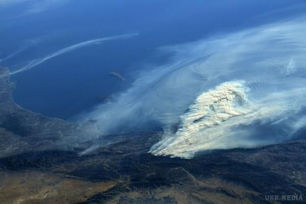 Пожежі в Каліфорнії: полум'я загрожує місту Санта-Барбара. Міста Санта-Барбара загрожує масштабна пожежа, що вже тиждень поширюється на півдні американського штату Каліфорнія