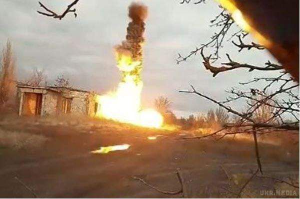 Бійці АТО знищили спостережну вишку бойовиків. Українські бійці знищили вишку, заклавши вибухівку.