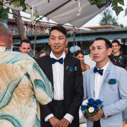 Весілля першої Якутської гей-пари. Республіку Саха сполохало весілля одностатевої якутської пари.