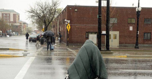 Експеримент: у США мер на кілька днів прикинувся бездомним