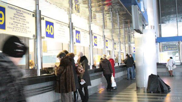 В Україні заборонили здавати квитки на поїзди через інтернет. "Укрзалізниця" ввела тимчасові обмеження.
