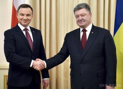 Президенти України і Польщі прибули до Харкова. 13 грудня Петро Порошенко і Анджей Дуда проведуть двосторонні переговори в Харкові.