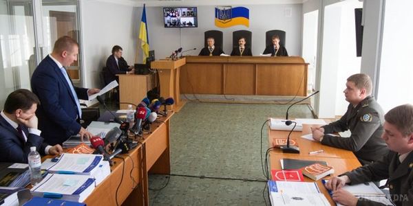 Суд Києва продовжив розгляд справи за обвинуваченням Януковича у державній зраді по суті. Суд продовжив розгляд справи за держзраді Януковича