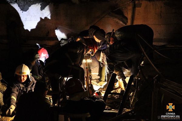 На заводі в Тернополі стався вибух, є постраждалий. Вибухнула газова суміш в бетонно-формувальному цеху підприємства. Постраждав 66-річний чоловік.