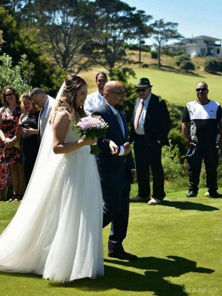 У Новій Зеландії наречена померла на весільній церемонії. Як повідомляється, причиною смерті Джамики Маккарті став менінгіт.