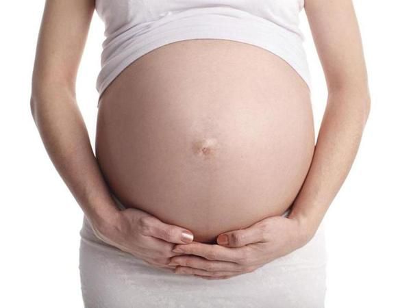 Як використання гаджетів впливає на вагітність. Дослідники зі США розповіли, що використання Wi-Fi і мобільних телефонів збільшує ризик викидня у вагітних жінок приблизно на 50 відсотків