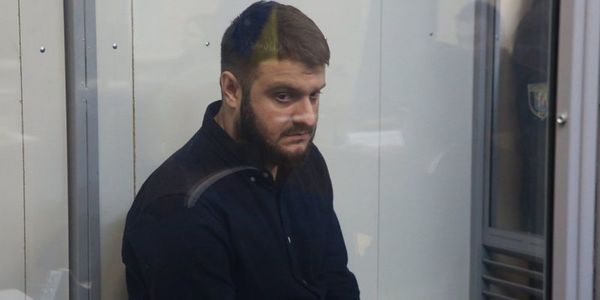 Апеляційний суд скасував рішення про арешт майна сина Авакова. Апеляційний суд скасував рішення про арешт майна сина Авакова і відправив питання на повторний розгляд.
