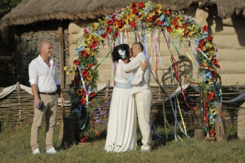 Руслана Писанка, яка схудла на 31 кг, влаштувала друге весілля. Руслана Писанка, яка схудла на 31 кг, влаштує весілля в етностилі.