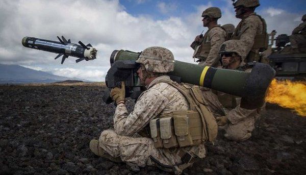 Чи може Україна купити важке озброєння?. Постачання американської зброї.