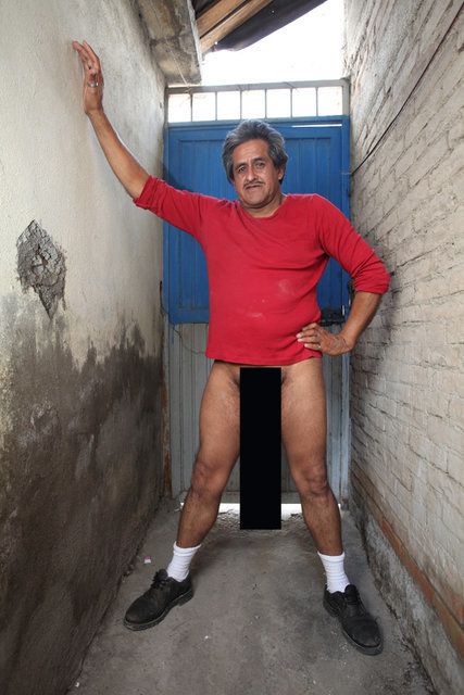Мексиканець з півметровим чоловічим достоїнством шукає підходящу жінку(фото). Світ дізнався про Роберто Кабрера, коли той побив світовий рекорд по довжині пеніса(48 см. лише у спокійному стані)