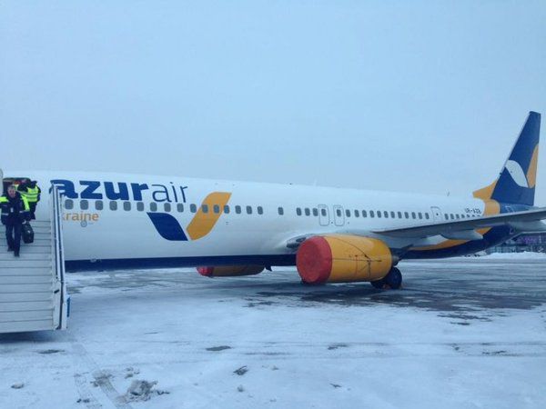Українська авіакомпанія отримала найбільший Boeing. Авіакомпанія Azur Air Україна поповнила свій флот повітряних суден новим літаком Boeing 737-900ER, який є найбільшим представником серії 737.