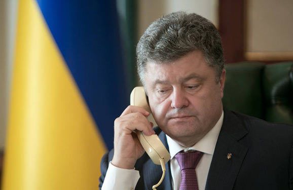 Переговори Президента України  і державний секретар США РексТіллерсона - про що говорили політики. Телефонна розмова Петра Порошенко  з держсекретарем США відбулась 22 грудня.