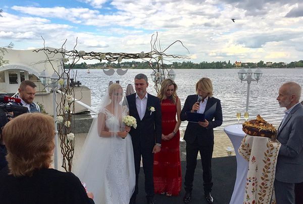 Зоряні весілля 2017: хто з українських знаменитостей зіграв весілля в цьому році. Джамала, Осадча, Матвієнко та інші.