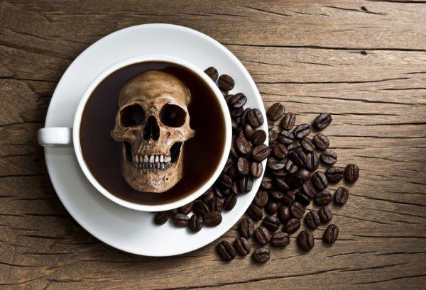 Ознаки того, що у вас передозування кофеїном!. Кава – улюблений напій мільйонів людей. Але він може легко перетворитися на отруту, якщо вживати його безконтрольно.