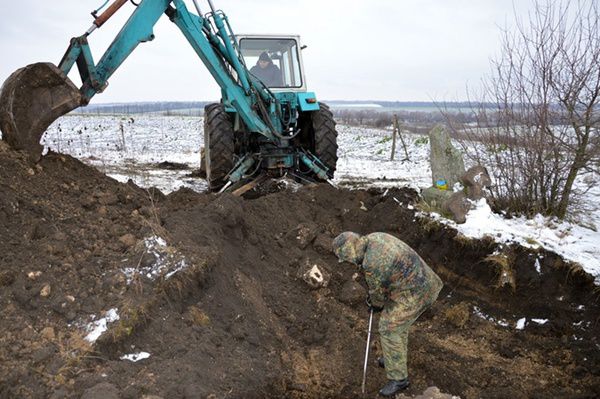 У Вінницькій області знайшли саму велику братську могилу страчених воїнів УНР. Останки готують до урочистого перепоховання.