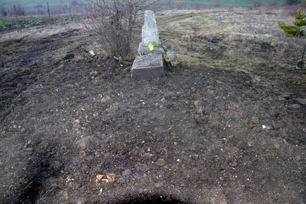 У Вінницькій області знайшли саму велику братську могилу страчених воїнів УНР. Останки готують до урочистого перепоховання.