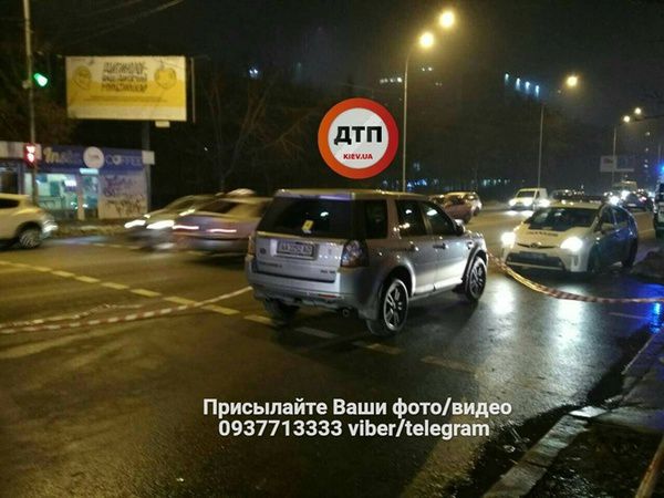 ЗМІ: у Києві суддя смерть збив пішохода. Від отриманих травм чоловік помер на місці.