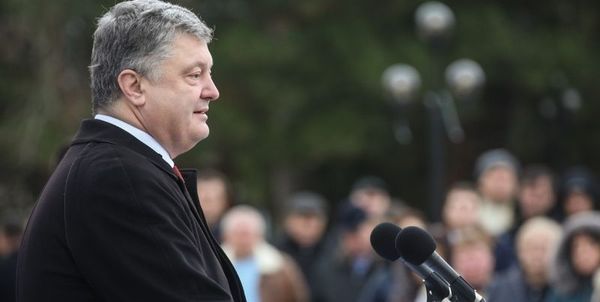 Президент назвав головне досягнення України у 2017 році. Головним досягненням 2017-го було введення країнами ЄС безвізового режиму для українських громадян.