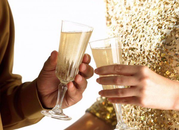 5 напоїв, які повинні бути на новорічному столі 2018. Дізнайтеся, які напої стануть спонсорами вашого новорічного настрою.