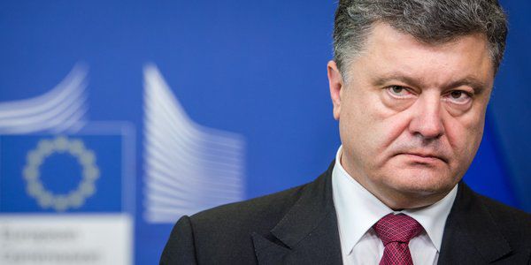 Порошенко ліквідував місцеві суди. Президент Петро Порошенко підписав укази про ліквідацію місцевих і створення окружних судів в Україні в рамках другого етапу судової реформи.
