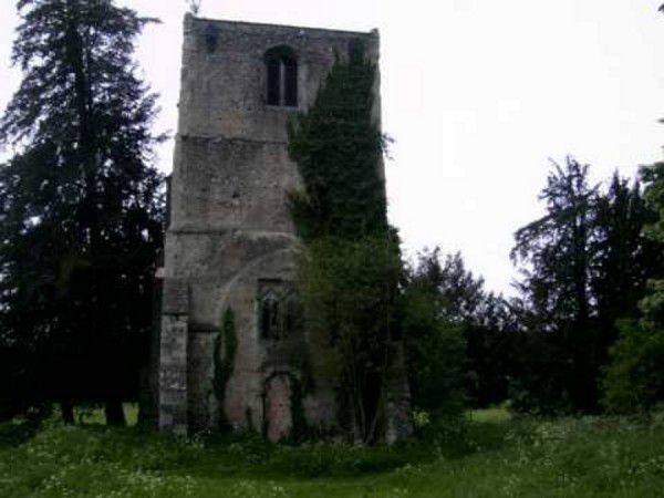 У церкві, де 3 століття тому загинули діти, почули потойбічні голоси. Команда Cambridge Ghost Hunters, прийшовши туди вночі, встановила техніку, і спочатку все було спокійно. 
