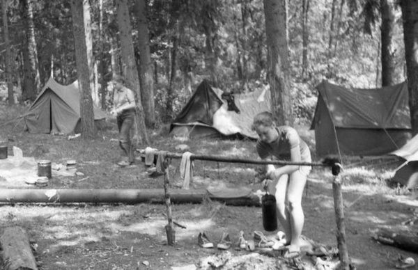 Шкільний турпохід в часи СРСР (10 фото). У радянські роки одним з дуже популярних видів активного відпочинку був турпохід