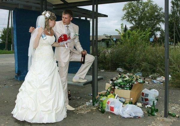 Жах! Традиції наших весіль, які шокують весь світ...А так ще роблять? (фото). Щоб повеселитися потрібно трошки почервоніти, а інакше це вже не весілля. Так адже?