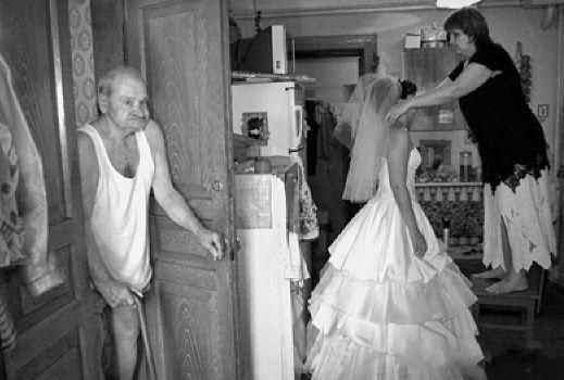 Жах! Традиції наших весіль, які шокують весь світ...А так ще роблять? (фото). Щоб повеселитися потрібно трошки почервоніти, а інакше це вже не весілля. Так адже?
