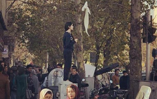 Протести в Ірані: заарештованим учасникам загрожує смертна кара. Про яку саме кількість заарештованих йде мова не уточнювалося.