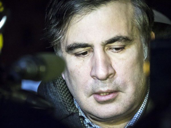 В Грузії Михайла Саакашвілі заочно засудили до трьох років в'язниці. Саакашвілі був визнаний винним за статтею «зловживання службовими повноваженнями» в рамках перегляду справи про вбивство працівника фінансової організації Сандро Гіргвліані в 2006 році.