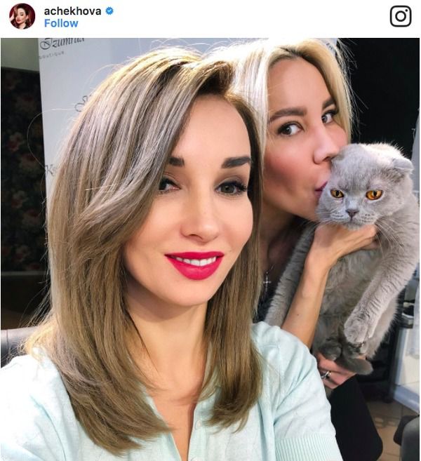 Анфіса Чехова змінила зачіску. Ведуча продемонструвала нову зачіску на фото в Instagram.