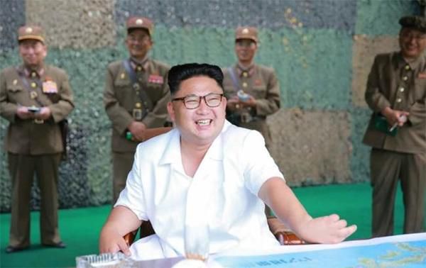 Лідер КНДР розпорядився "поліпшити" зв'язки з Південною Кореєю. Кім Чен Ин заявив, що настав час припинити нарощування напруженості на Корейському півострові.