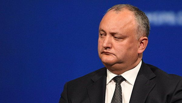 Ігорю Додону погрожують кримінальною відповідальністю за невиконання обов'язків. Суд пригрозив Президенту Молдови кримінальною відповідальністю.