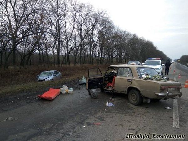 Страшна аварія під Харковом: з'явилося фото. В результаті ДТП загинула жінка.