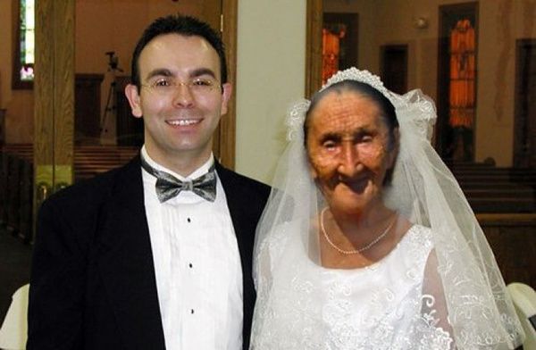 Любов зла! Вінницький призовник одружився з 85-річною бабусею. Унікальний шлюб зареєстрували у Вінниці на початку листопада. 