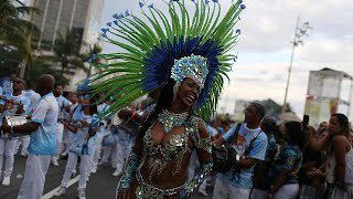 Спокусливі дівчата у Ріо-де-Жайнеро влаштували шалені танці (відео). У Ріо-де-Жайнеро повним ходом йде підготовка до знаменитого карнавалу.