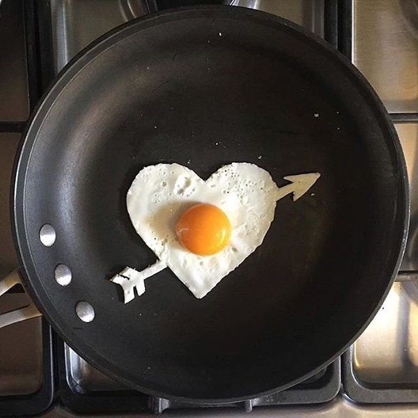 Фантазії немає межі. Які шедеври роблять із звичайної яєчні (фото). Для створення своїх шедеврів на сковорідці Мішель використовує тільки яйця і лопатку. 